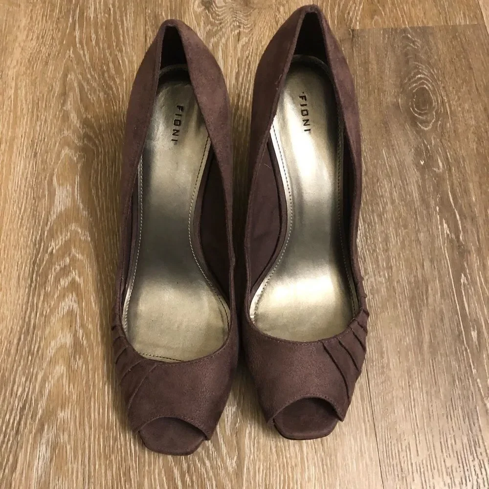 Fioni Dusty Purple Suede peep toe Wedge shoe 9
